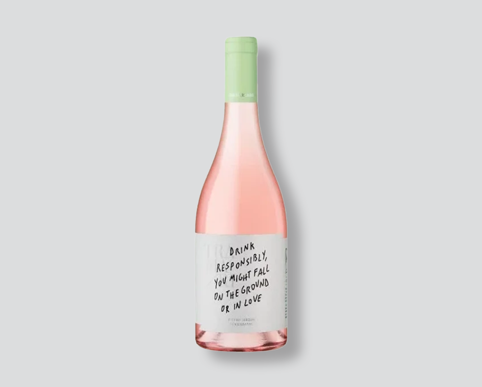 Tramari Rosé
Tramari Primitivo
Tramari San Marzano
Rosé Primitivo Salento
Vino rosato Primitivo
Primitivo rosato
Vino rosato fresco
Colore rosa tenue
Aromi di ciliegia e lampone
Vino fruttato ed elegante
Rosato secco e armonico
Vino morbido e profumato
Salento IGP
Puglia
Vini del Salento
Cantine San Marzano
Rosato del Sud Italia
Primitivo del Salento
Vino da aperitivo
Vino estivo
Ideale con pesce e piatti leggeri
Rosato per cene all’aperto
Vino per momenti informali
Edizione Pietro Terzini