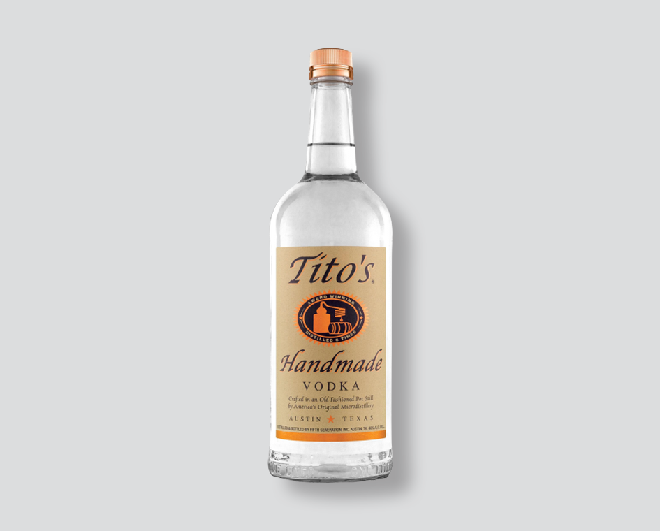 vodka tito’s
tito’s handmade vodka
vodka artigianale americana
vodka premium
bottiglia tito’s vodka
vodka senza glutine
distillato americano
vodka per cocktail